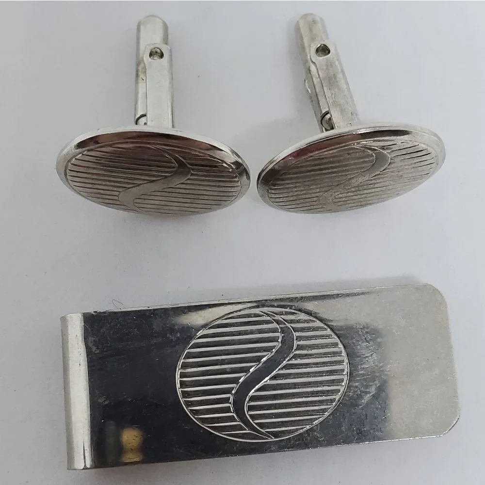 Silver Tone Cuff Links & Money Clip Set